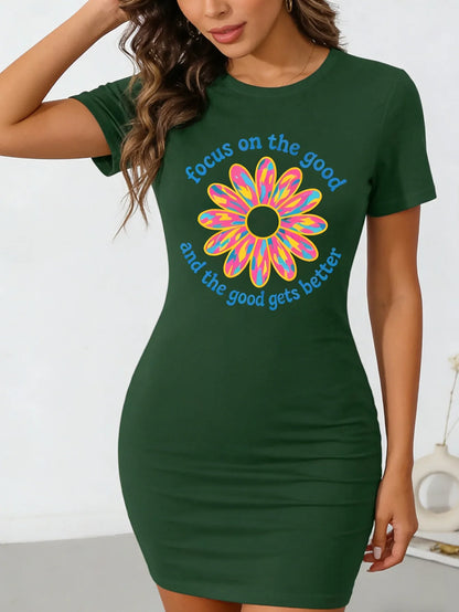 Women's casual summer dress - floral pattern, soft and breathable fabric, fitted round-neck design